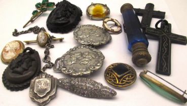 Collection of Victorian and later jewellery including gutta-percha cameo pendant, Whitby jet,