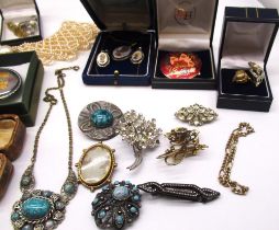 Large collection of mid C20th and later costume jewellery including clip on earrings, brooches, a