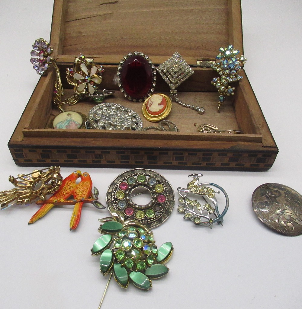 Silver bracelet and two similar brooches, stamped Siam Sterling, and a large collection of vintage - Image 2 of 6