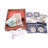 Selection of mixed coinage, mainly GB commemorative, with some mixed world coinage and notes (Qty)