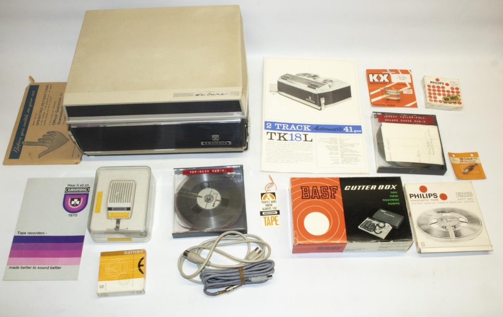 Grundig TK 23 Deluxe K reel to reel tape recorder, with original box, instructions and accessories