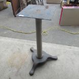 Cast metal stand H75cm