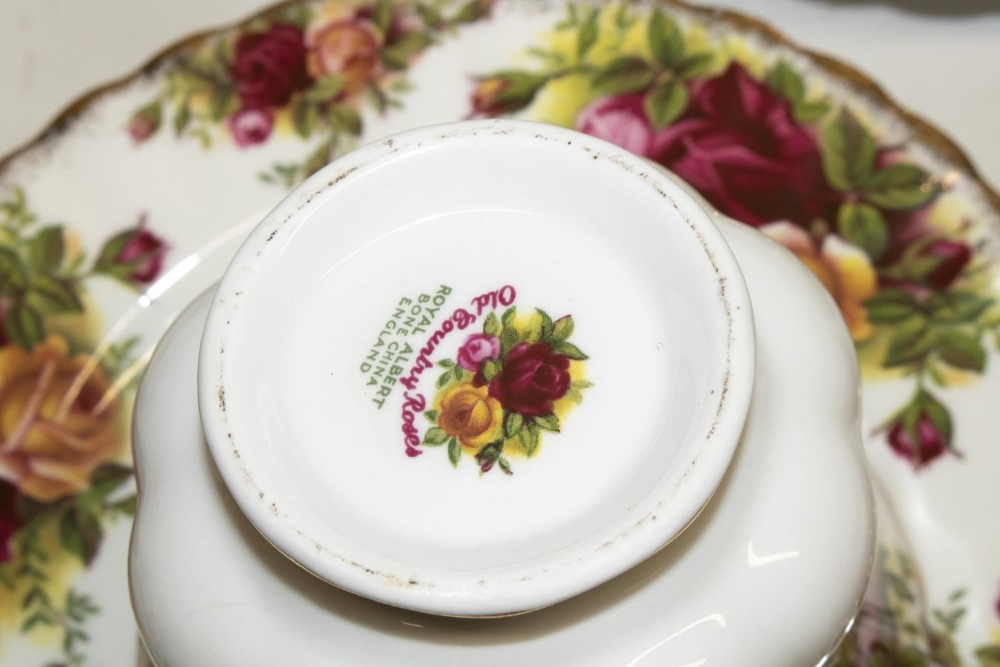 Royal Albert Old Country Roses dinner and tea ware, comprising: teapot, H17cm, teapot stand, fifteen - Image 3 of 3