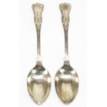 Pair of Victorian hallmarked silver Queens pattern table spoons, makers mark SW over RG, London 1894
