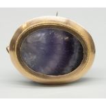 Edwardian 9ct yellow gold oval brooch set with blue john, H4.5cm, with white metal pin on yellow