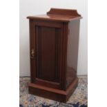 Edwardian walnut bedside cabinet, with raised back and panel door on plinth base, W39cm D37cm H81cm