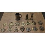 Sheffield pewter half pint tankard, horse brasses, etc