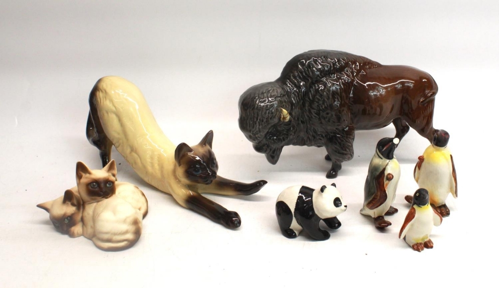 Beswick Bison no. 1019 H15cm (horns repaired), Beswick Siamese kittens no. 1296 in matte finish