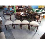 Victorian mahogany oval Loo table, on lobed column support and cabriole legs, W120cm x D85cm x H75cm