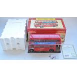 Sun Star 1/24 scale diecast London Transport Routemaster highly detailed bus model with engine