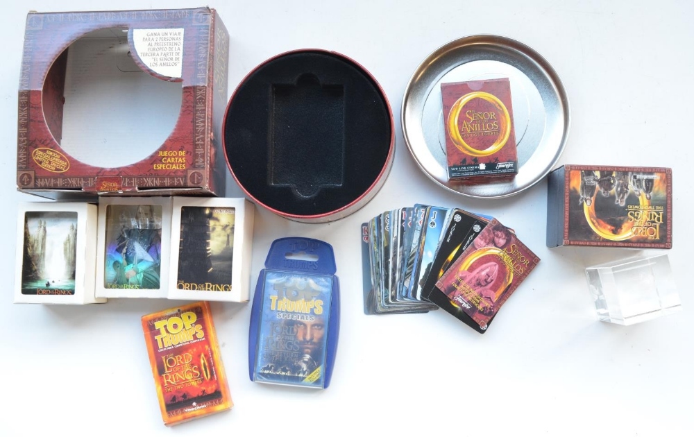 Collection of Lord Of The Rings collectables and and ephemera to include Royal Mint/New Zealand Post - Image 7 of 16