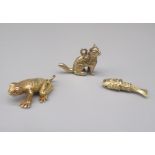 Three 9ct yellow gold charms including frog, cat and fish (A/F), all stamped 375, gross 9.7g