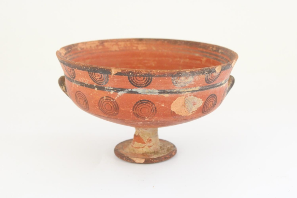 Cypriot Cypro-Archaic period terracotta pedestal bowl, black border with concentric circle - Image 2 of 3