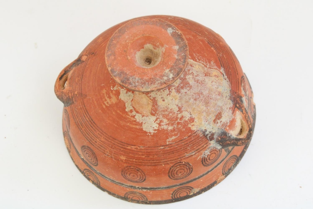 Cypriot Cypro-Archaic period terracotta pedestal bowl, black border with concentric circle - Image 3 of 3