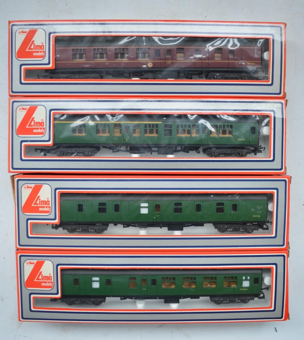 Four Lima OO gauge railway passenger coaches to include 2x corridor coaches. Condition varies from - Image 3 of 3