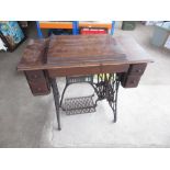 C20th Singer treadle sewing machine W92cm H74cm D45cm