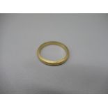 18ct plain yellow gold wedding band, size Q1/2, 3.8g