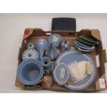Collection of Wedgwood jasper ware incl. Charles and Diana compact, atomisers, trinket pots etc (