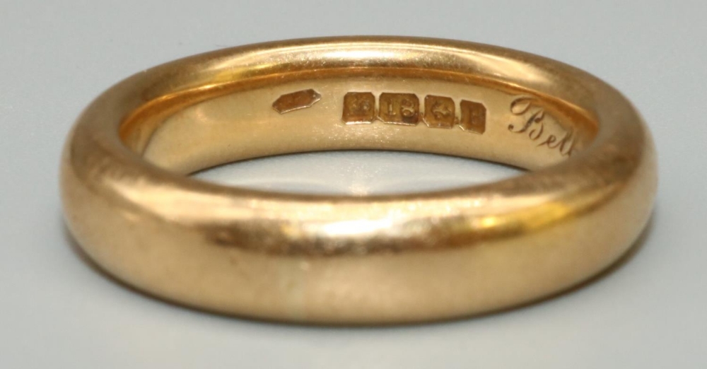 18ct yellow gold wedding band, inscription to interior 'Bell to Jack 16th May 1927 "Mizpah"', - Image 2 of 2