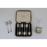 Art Deco cased set of six hallmarked silver teaspoons with geometric handles, by Frank Cobb & Co.