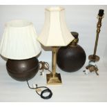C20th brass Corinthian column table lamp and a selection of other table lamps and shades (3 boxes)