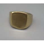 9ct yellow gold signet ring with worn engraving NWJ to face, stamped 375, size Z, 7.3g