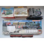 Hornby GWR Mixed Traffic OO gauge electric train set with 2 boxed buildings, extra track, 2