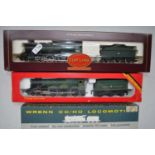 Three boxed OO gauge electric train models to include Wrenn Cardiff Castle (very good condition),