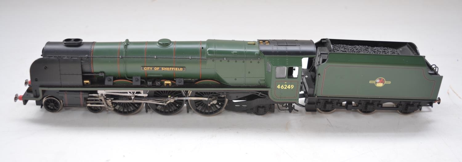 Boxed Hornby OO gauge City Of Sheffield BR 4-6-2 Class 8P electric locomotive with tender (R2782XS), - Image 3 of 4