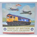 Bachmann Special Collectors Edition 32-980KSF Pride Of Britain pack "Capt Tom Moore" with OO gauge