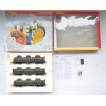 Hornby boxed OO gauge 3 coach British Rail Class 101 DMU set R2578 with power car and 2 coaches, DCC