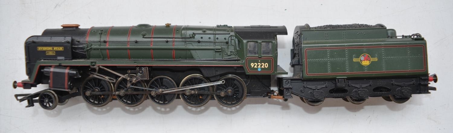 Incomplete Hornby OO gauge Evening Star electric train set, Locomotive damaged running gear (see - Image 2 of 5