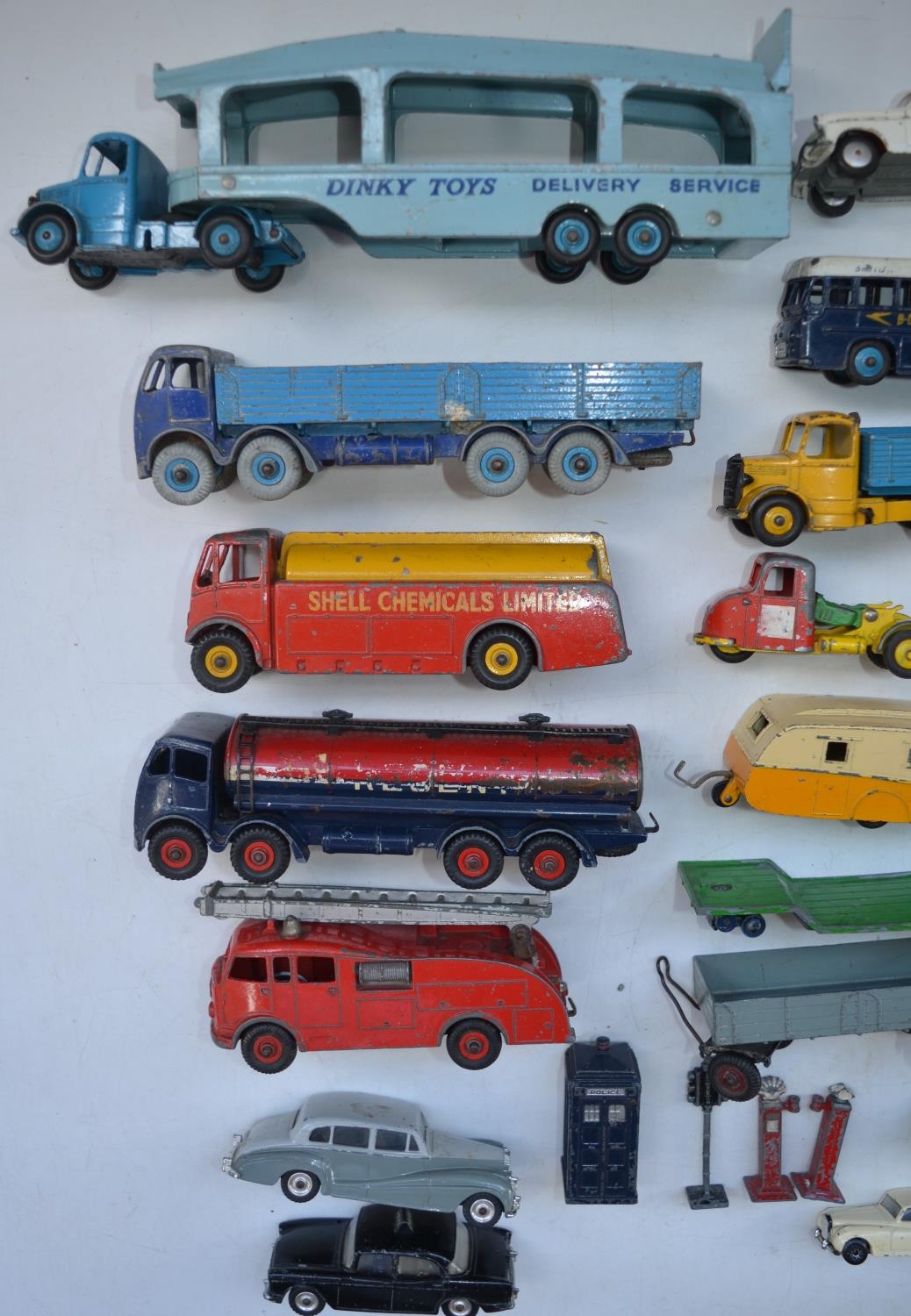 Collection of vintage diecast model vehicles to include Dinky, Corgi and a large Lesney Massey - Image 2 of 9