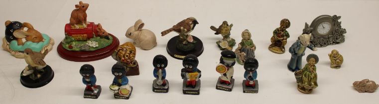 Selection of small Robertsons Jam figurines, Wade Whimsies and other small figurines (qty)