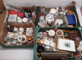 Mixed group of items, incl. ceramics, incl. cabinet cups, Caithness vase, Wood & Sons Yuan teapot,