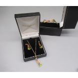 Clarice Cliff Bizarre enamel and silver gilt jewellery suite comprising; garnet drop necklace,