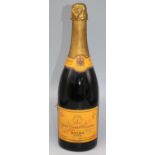 Veuve Clicquot Ponsardin Dry 1937 Champagne, by Appointment to HM King George V1, no proof or