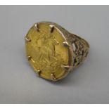 Edw.VII 1907 sovereign set in 9ct yellow gold ring mount, stamped 375, size Q1/2, 14.3g