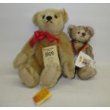 Steiff 1909 replica teddy bear, with tags, H32cm and a 2002 Deutschlandbar, H22cm