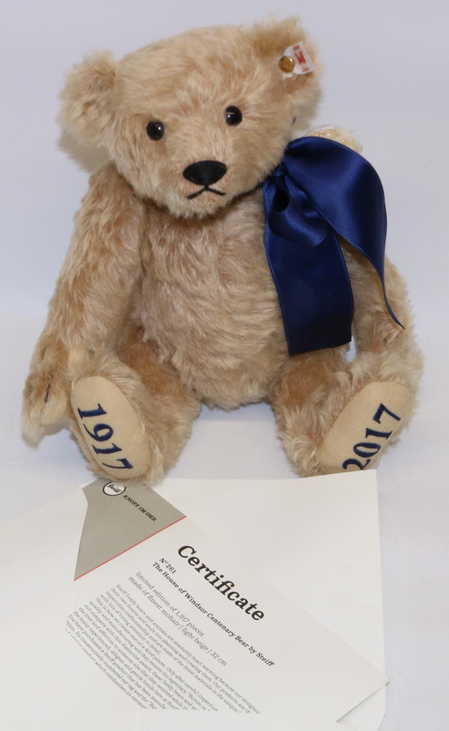 Steiff House of Windsor Centenary 1917-2017 teddy bear, with medallion on ribbon, with COA, H29cm