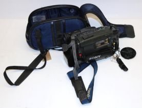 Sony CCD-TR805E Video Camera Recorder Hi8 Handycam serial no.189507 with remote control