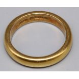 22ct yellow gold wedding band, stamped 22, size L1/2, 6.7g