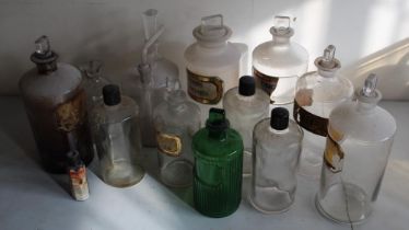 Collection of Chemists glass bottles incl. clear Ferri Peroxid, Surgical Spirit, green, etc (!2)