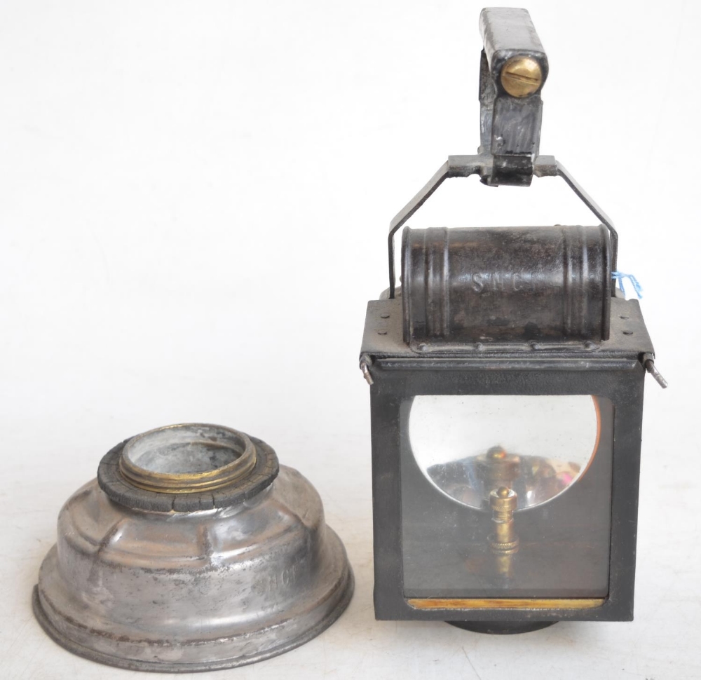 Albert Butine SNCF French railway carbide lantern, circa 1920-30s. Fixed carry handle, stamped top - Image 5 of 6