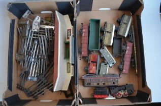 Collection of vintage Hornby Railways O gauge tinplate railway models to include 0-4-0 loco and