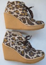 Pair of Stella McCartney leopard print ladies shoes, size 40 in excellent barely worn condition, and