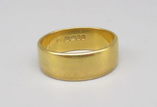 22ct yellow gold wedding band, stamped 22ct, size K 1/2, 5.1g