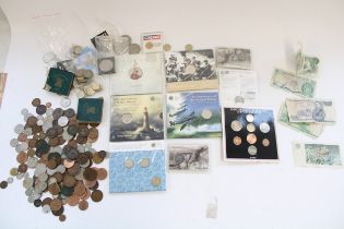 Collection of mixed GB and world coinage incl. Royal Mint BUNC collectors packs, commemoratives etc.