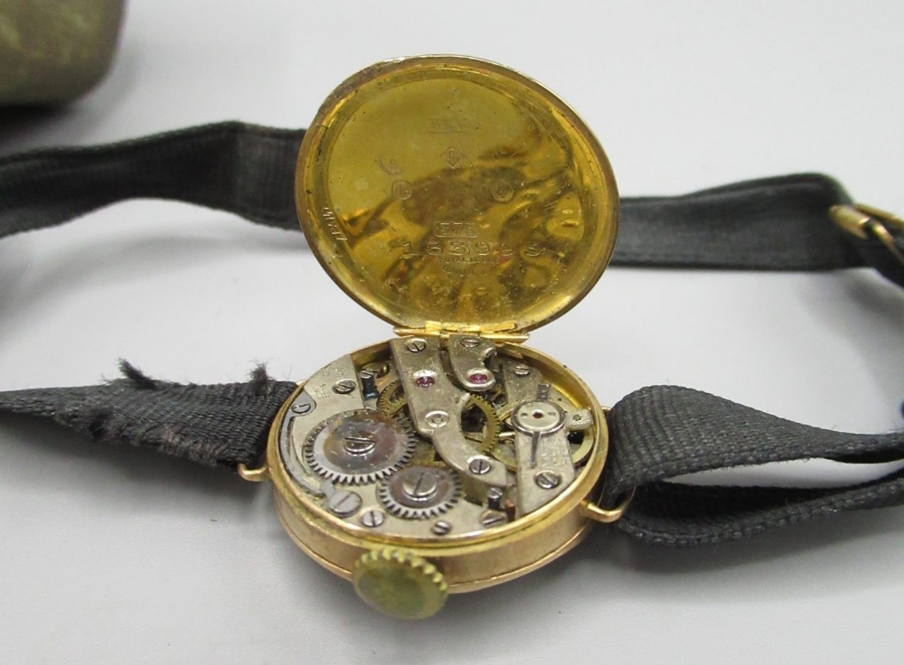 Leda - ladies gold wristwatch, signed textured silvered Arabic dial with applied indices with - Image 3 of 5