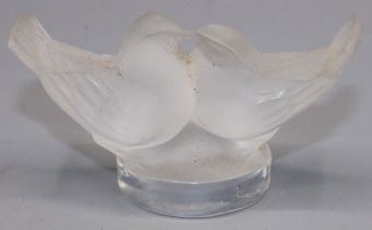Lalique frosted glass paperweight model of two doves, engraved Lalique France, H4.5cm